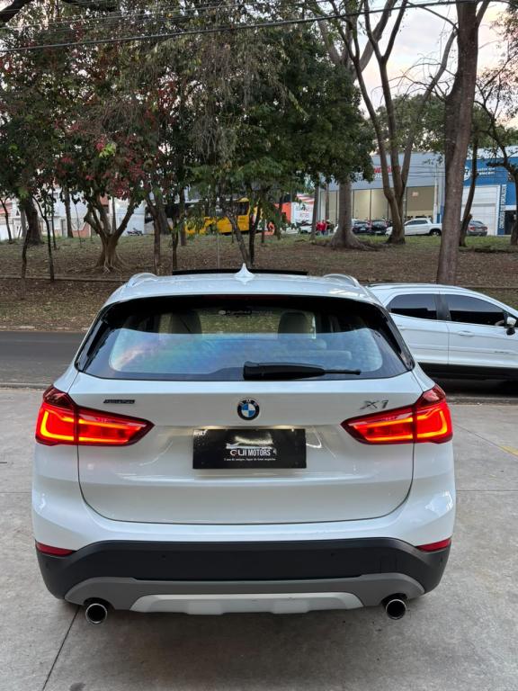 BMW X1 - Foto