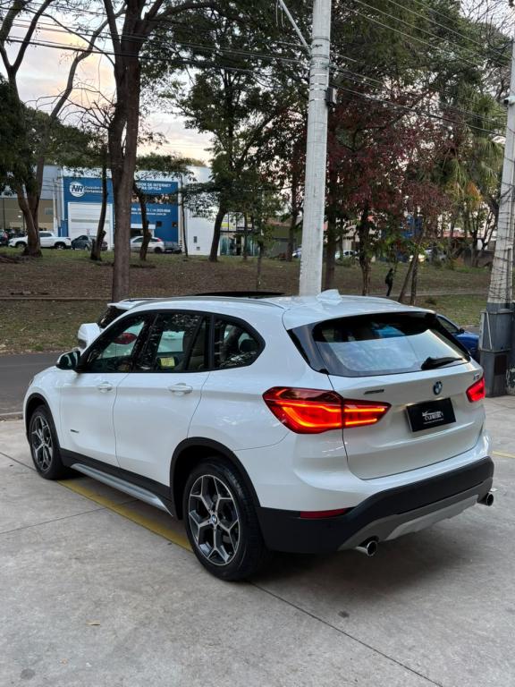 BMW X1 - Foto