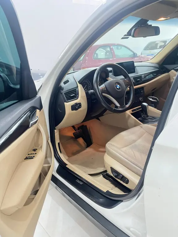 BMW X1 - Foto
