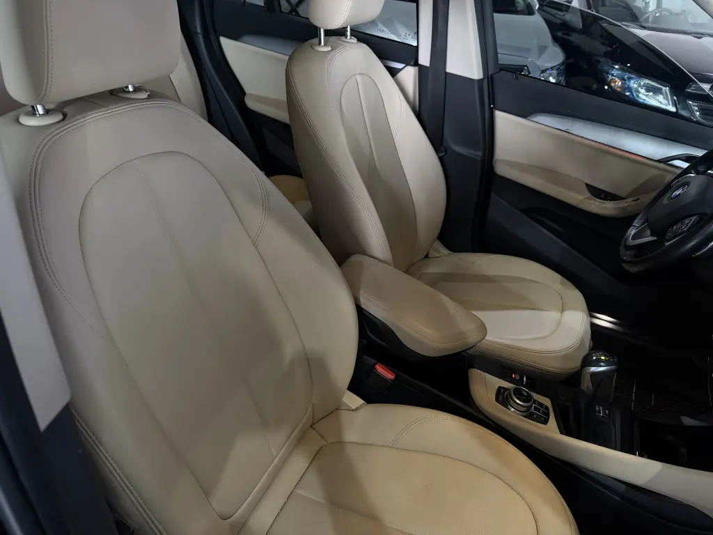 BMW X1 - Foto