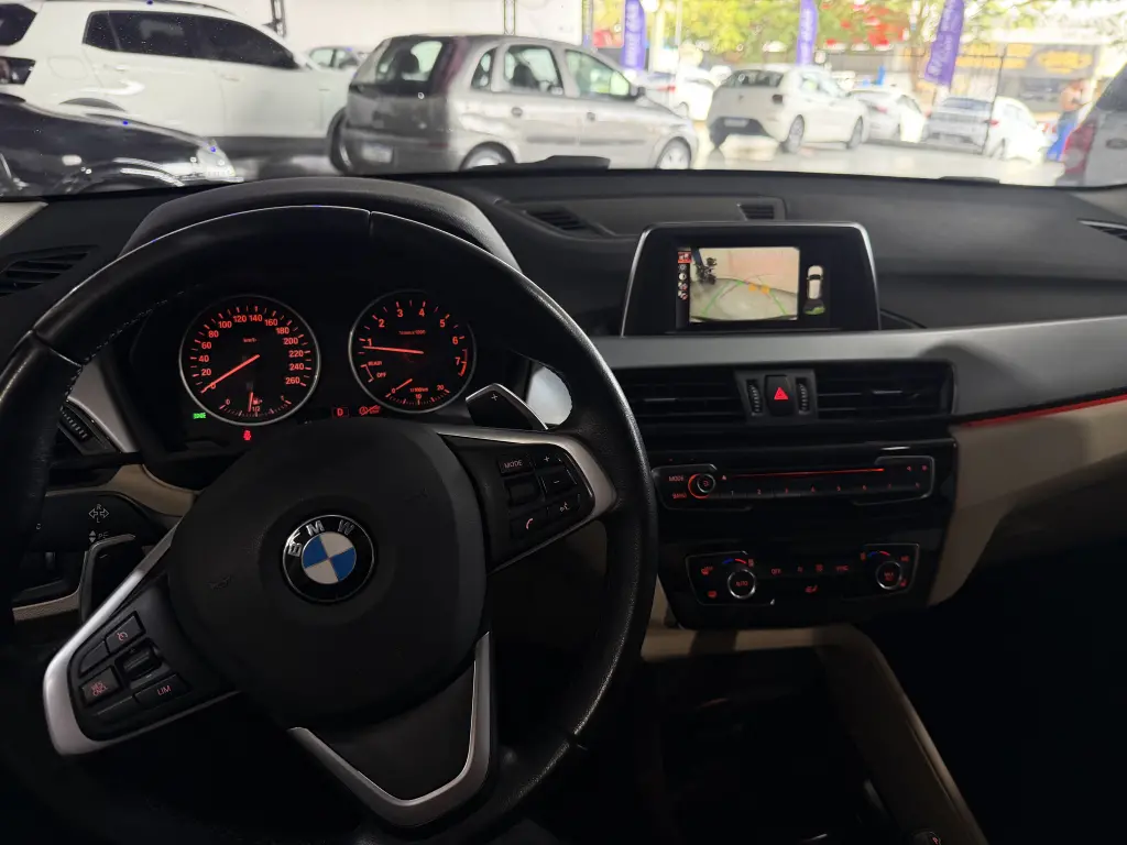 BMW X1 - Foto