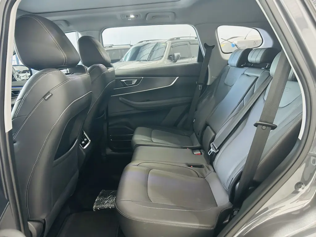 CHERY Tiggo 8 - Foto