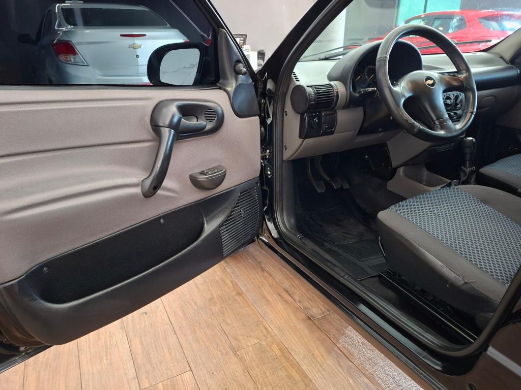 CHEVROLET Classic Sedan - Foto