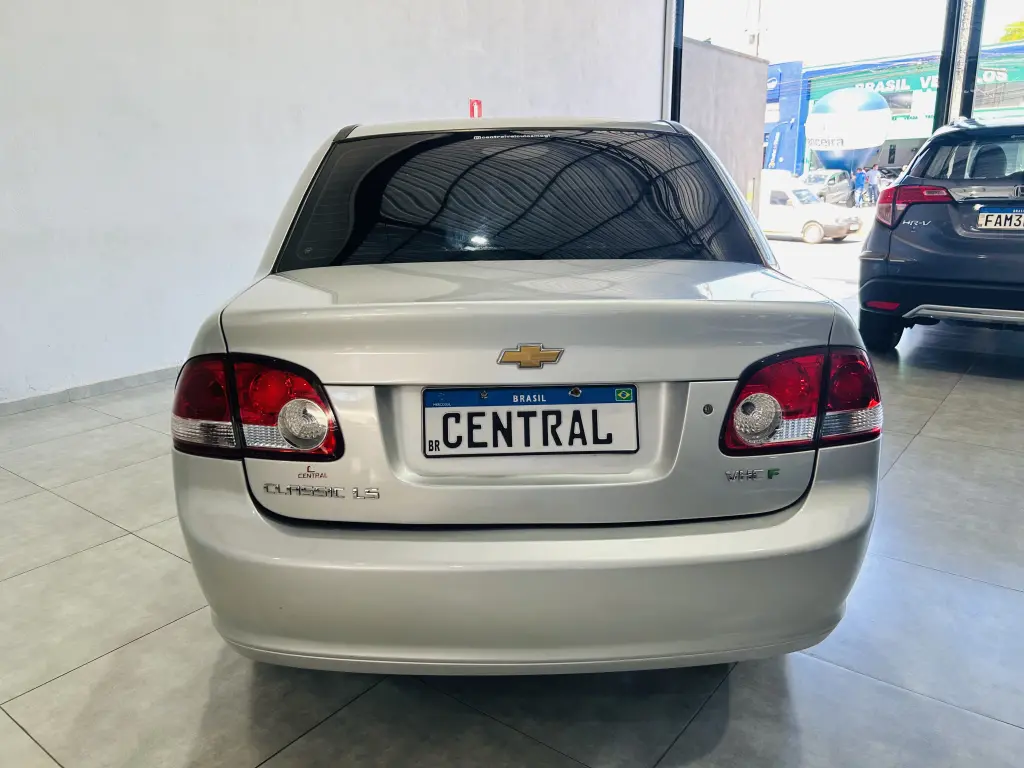 CHEVROLET Classic Sedan - Foto