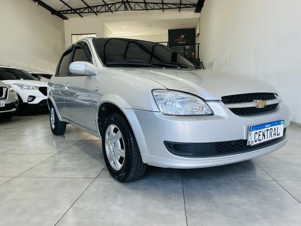 CHEVROLET Classic Sedan - Foto