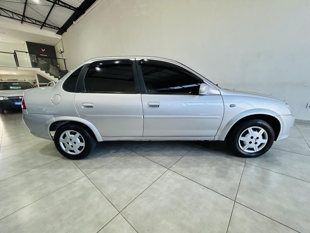 CHEVROLET Classic Sedan - Foto