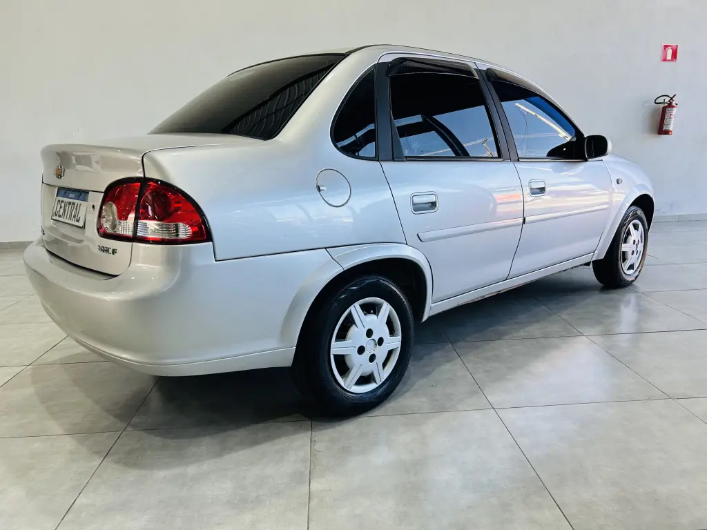 CHEVROLET Classic Sedan - Foto