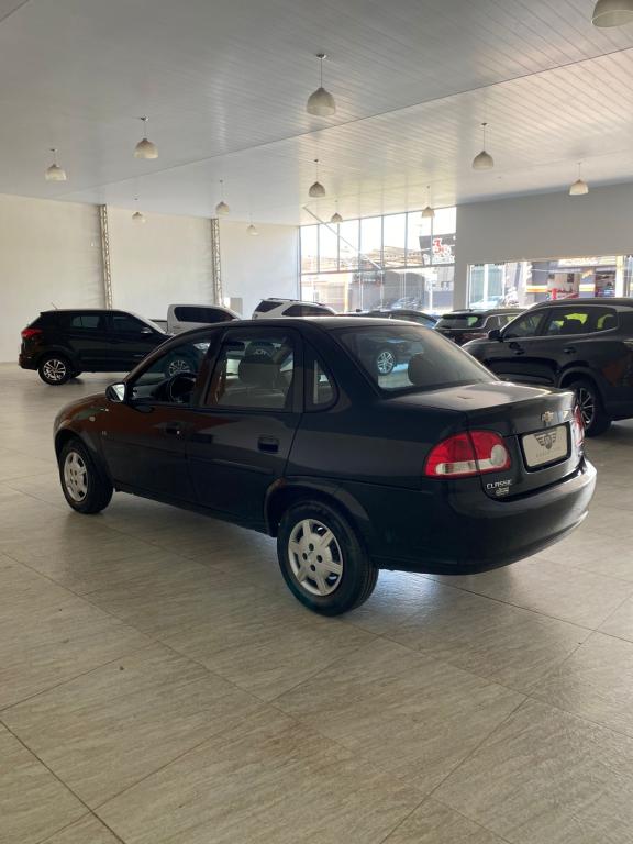 CHEVROLET Classic Sedan - Foto