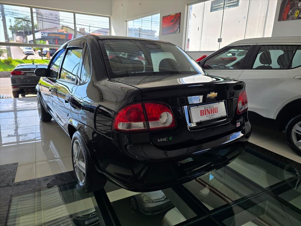 CHEVROLET Classic Sedan - Foto