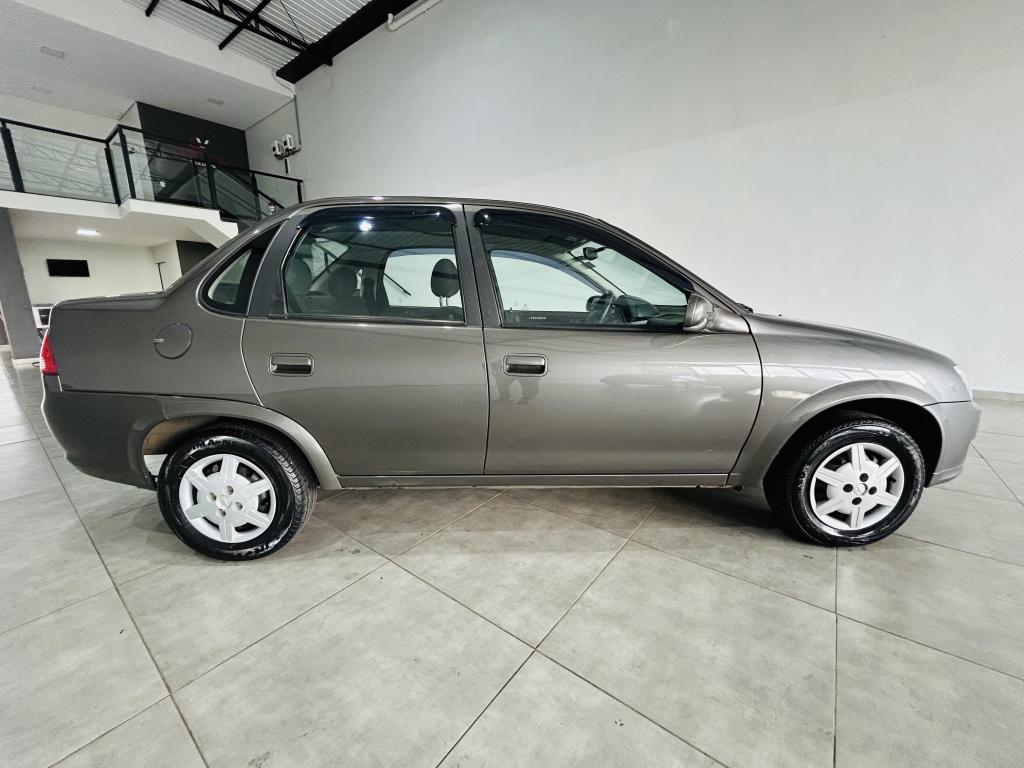 CHEVROLET Classic Sedan - Foto