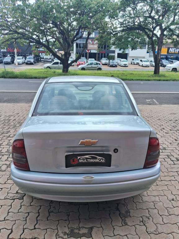 CHEVROLET Classic Sedan - Foto