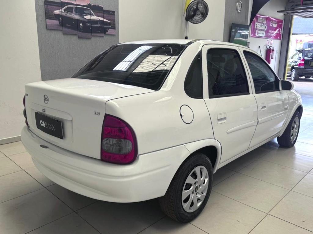 CHEVROLET Classic Sedan - Foto