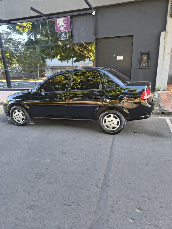 CHEVROLET Classic Sedan - Foto