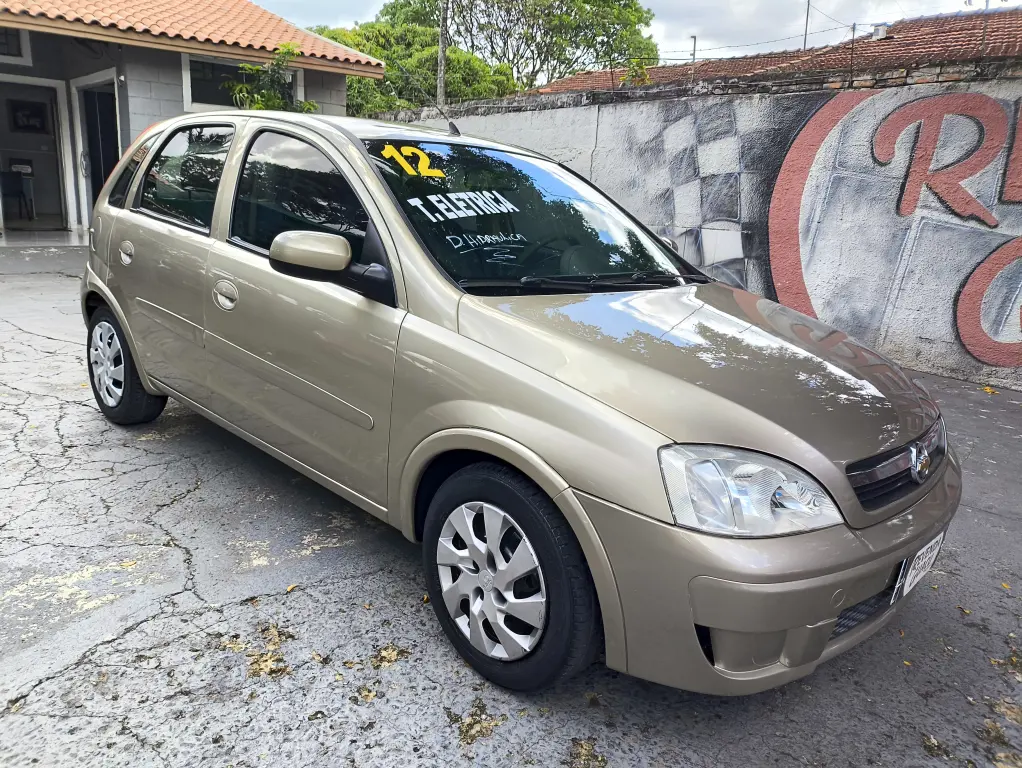 CHEVROLET Corsa Hatch - Foto