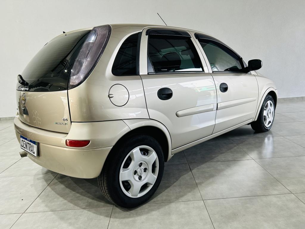 CHEVROLET Corsa Hatch - Foto