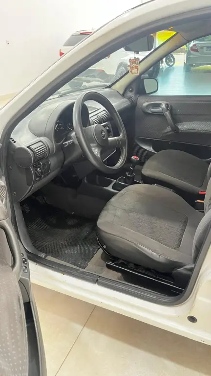 CHEVROLET Corsa Hatch - Foto