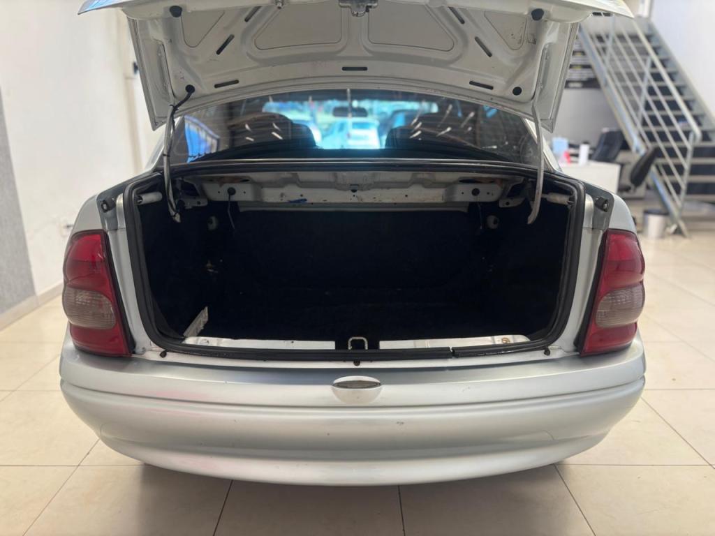 CHEVROLET Corsa Sedan - Foto