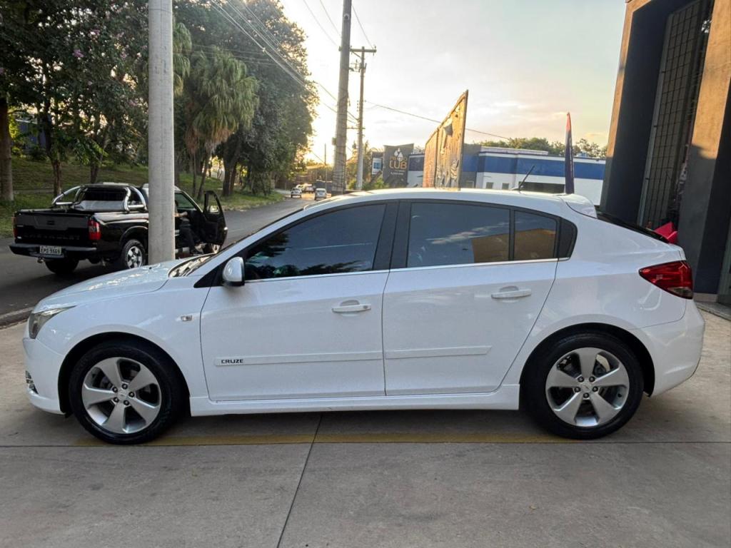 CHEVROLET Cruze Hatch - Foto