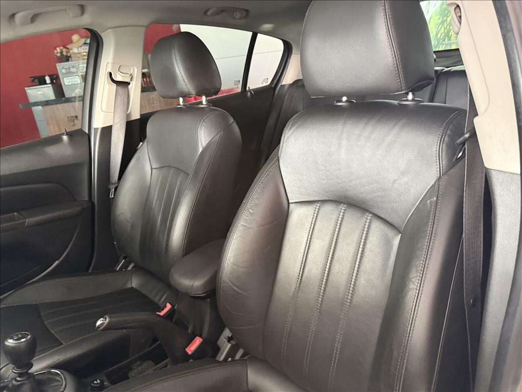 CHEVROLET Cruze Hatch - Foto