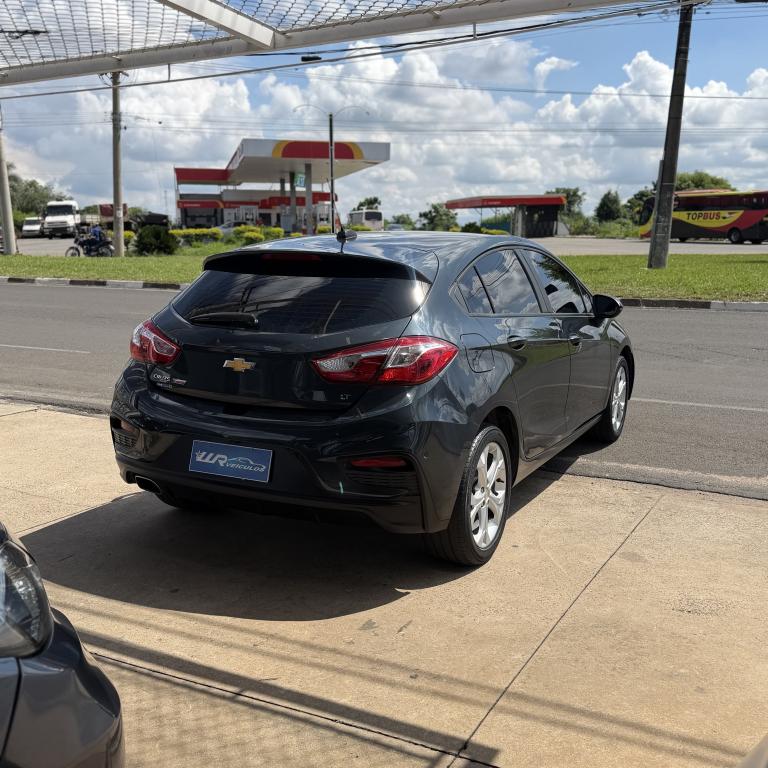 CHEVROLET Cruze Hatch - Foto