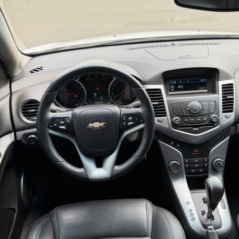 CHEVROLET Cruze Hatch - Foto