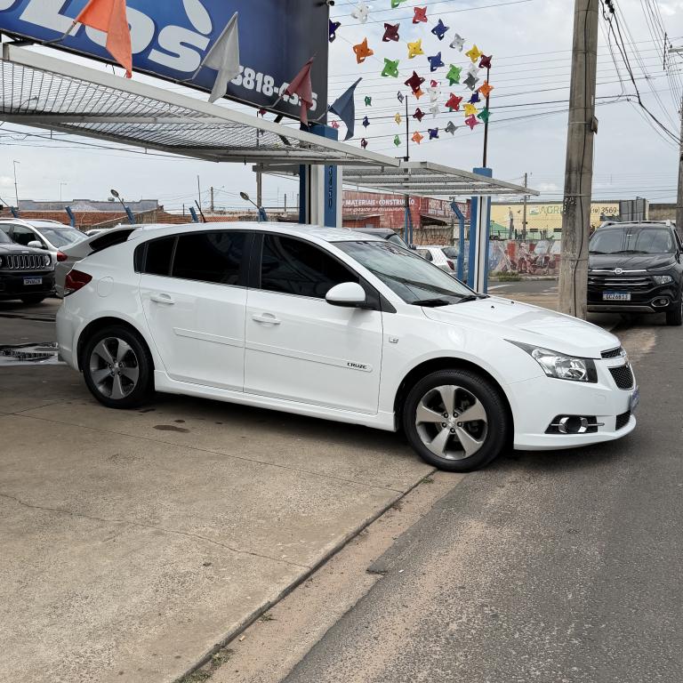 CHEVROLET Cruze Hatch - Foto