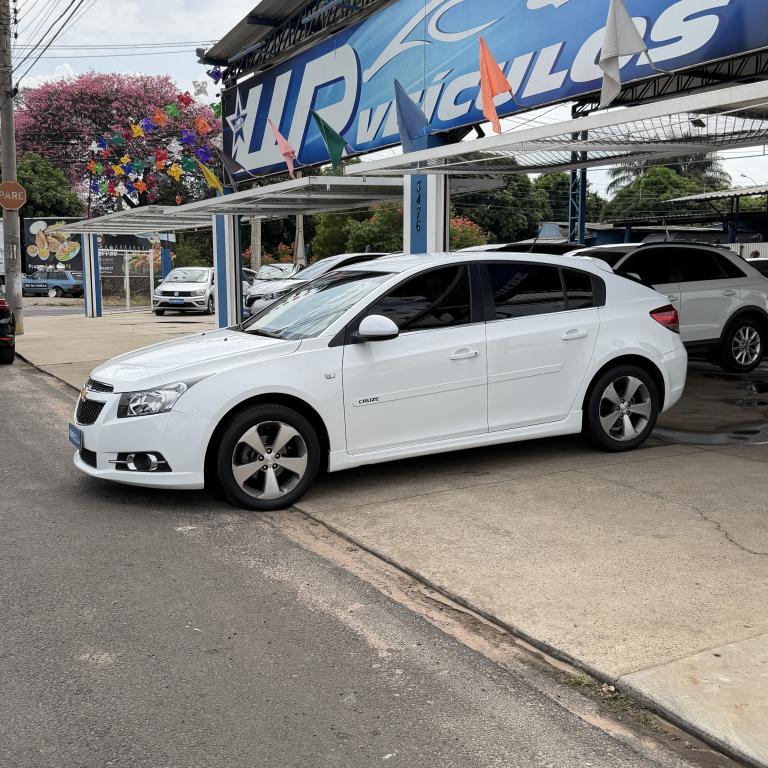 CHEVROLET Cruze Hatch - Foto