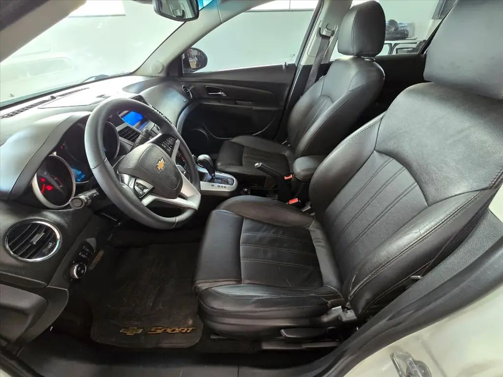 CHEVROLET Cruze Hatch - Foto