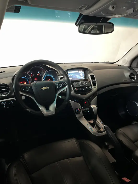 CHEVROLET Cruze Hatch - Foto