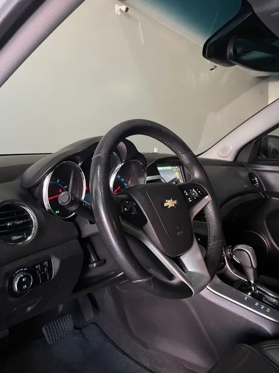 CHEVROLET Cruze Hatch - Foto