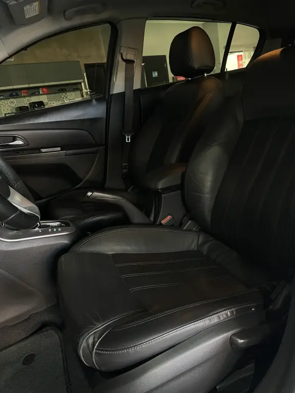 CHEVROLET Cruze Hatch - Foto