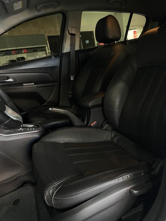 CHEVROLET Cruze Hatch - Foto