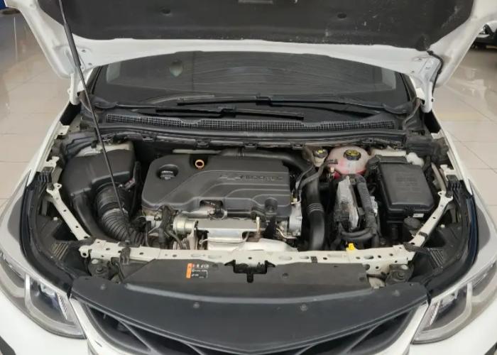 CHEVROLET Cruze Hatch - Foto