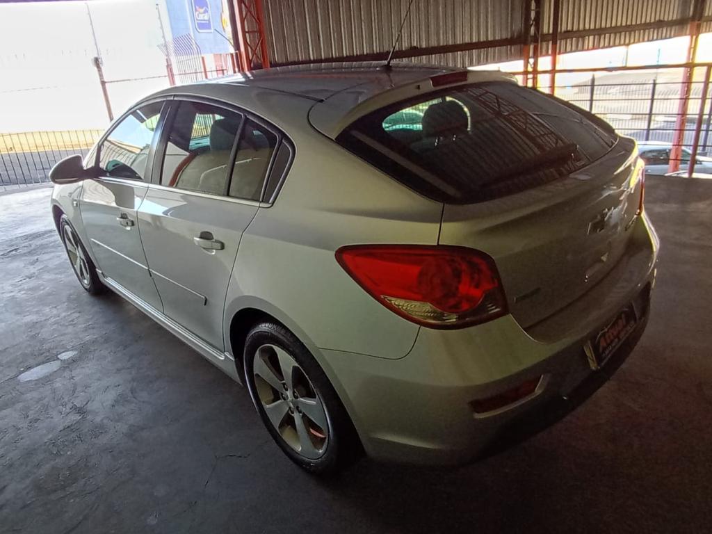 CHEVROLET Cruze Hatch - Foto