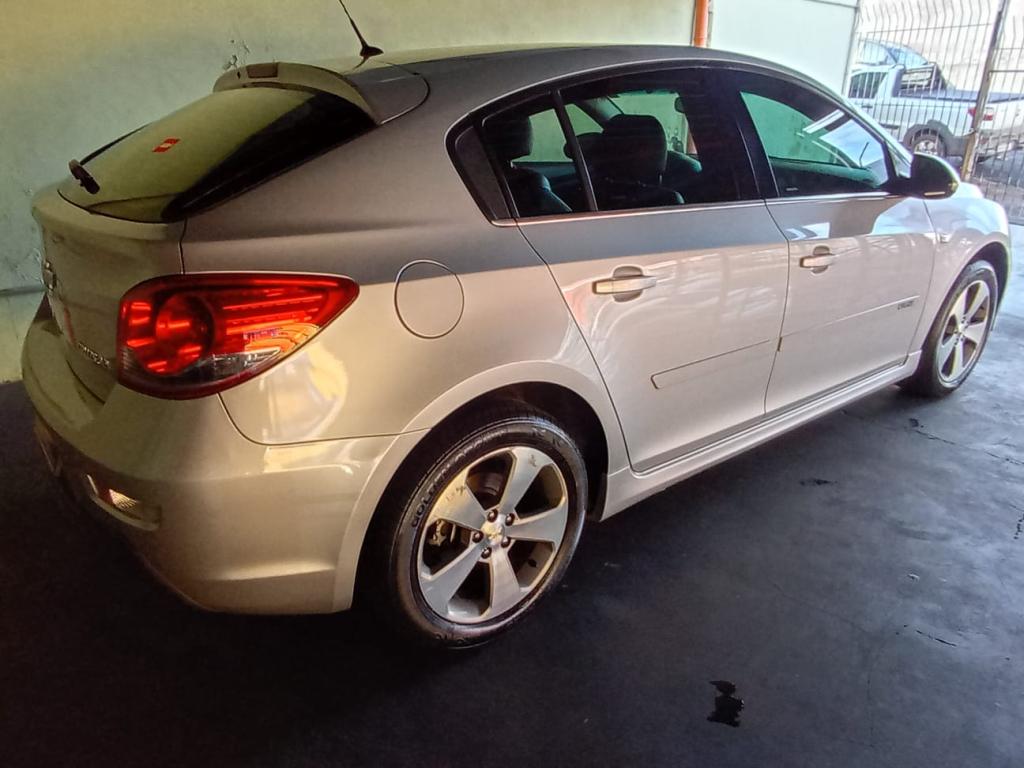 CHEVROLET Cruze Hatch - Foto