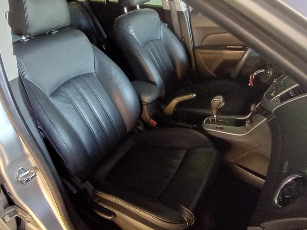 CHEVROLET Cruze Hatch - Foto