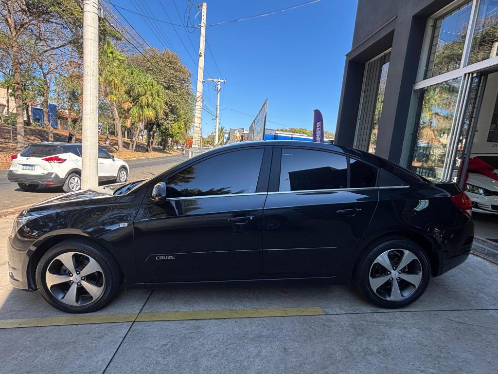 CHEVROLET Cruze Sedan - Foto
