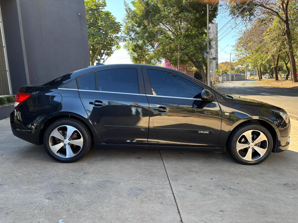 CHEVROLET Cruze Sedan - Foto
