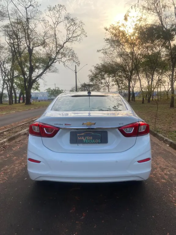 CHEVROLET Cruze Sedan - Foto