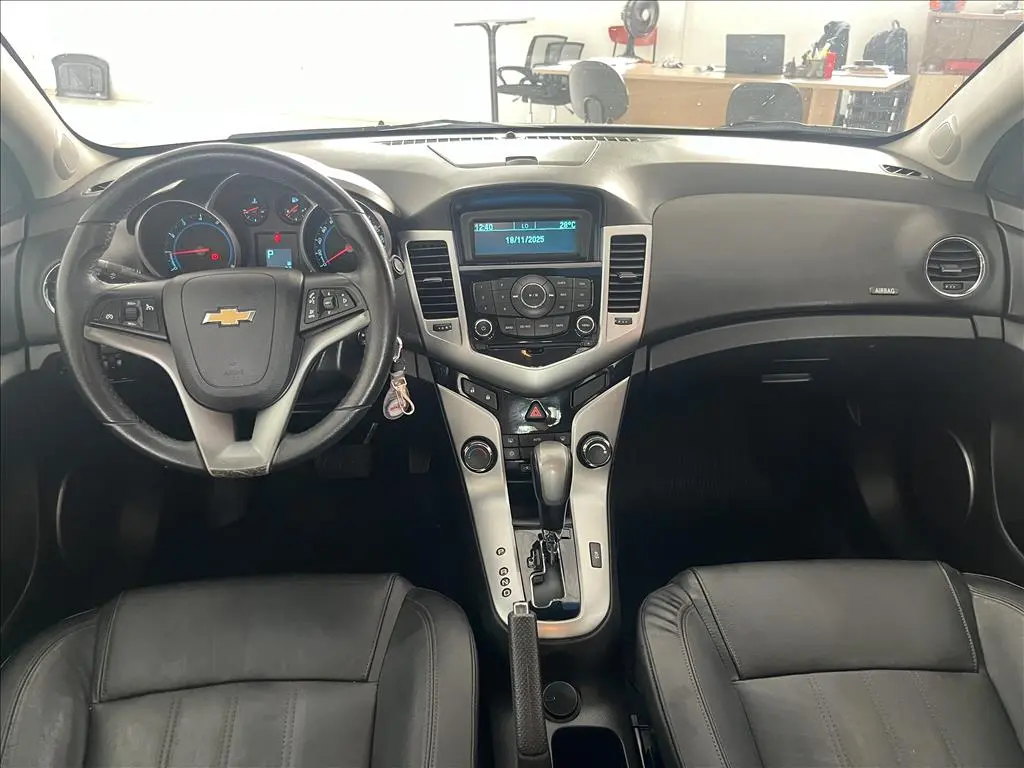 CHEVROLET Cruze Sedan - Foto