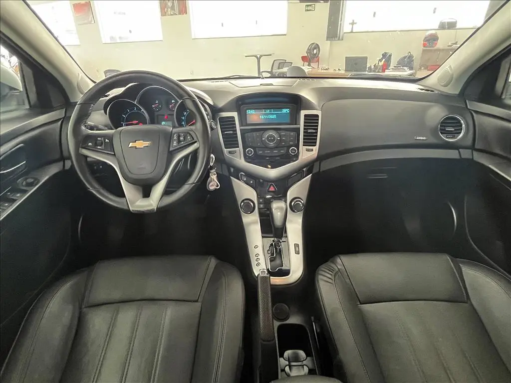 CHEVROLET Cruze Sedan - Foto