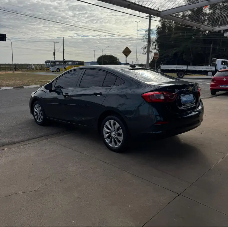 CHEVROLET Cruze Sedan - Foto
