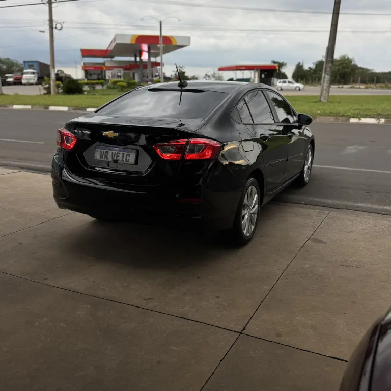 CHEVROLET Cruze Sedan - Foto