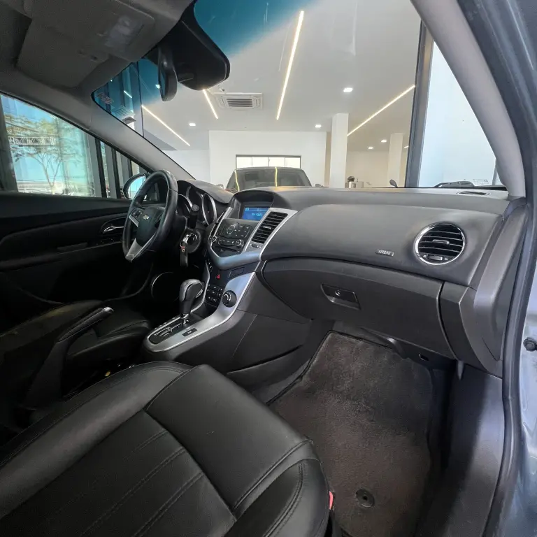 CHEVROLET Cruze Sedan - Foto