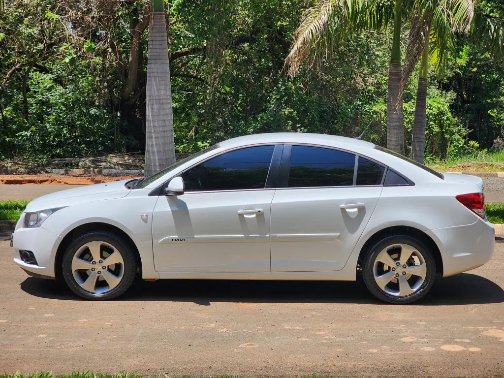 CHEVROLET Cruze Sedan - Foto