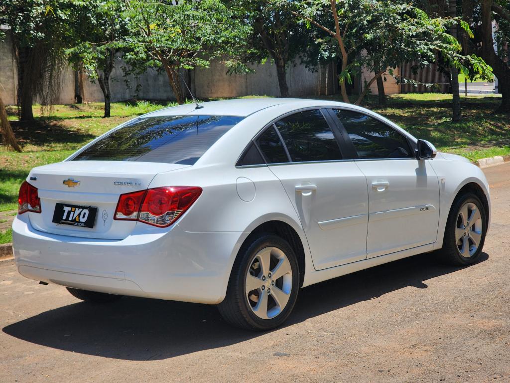 CHEVROLET Cruze Sedan - Foto