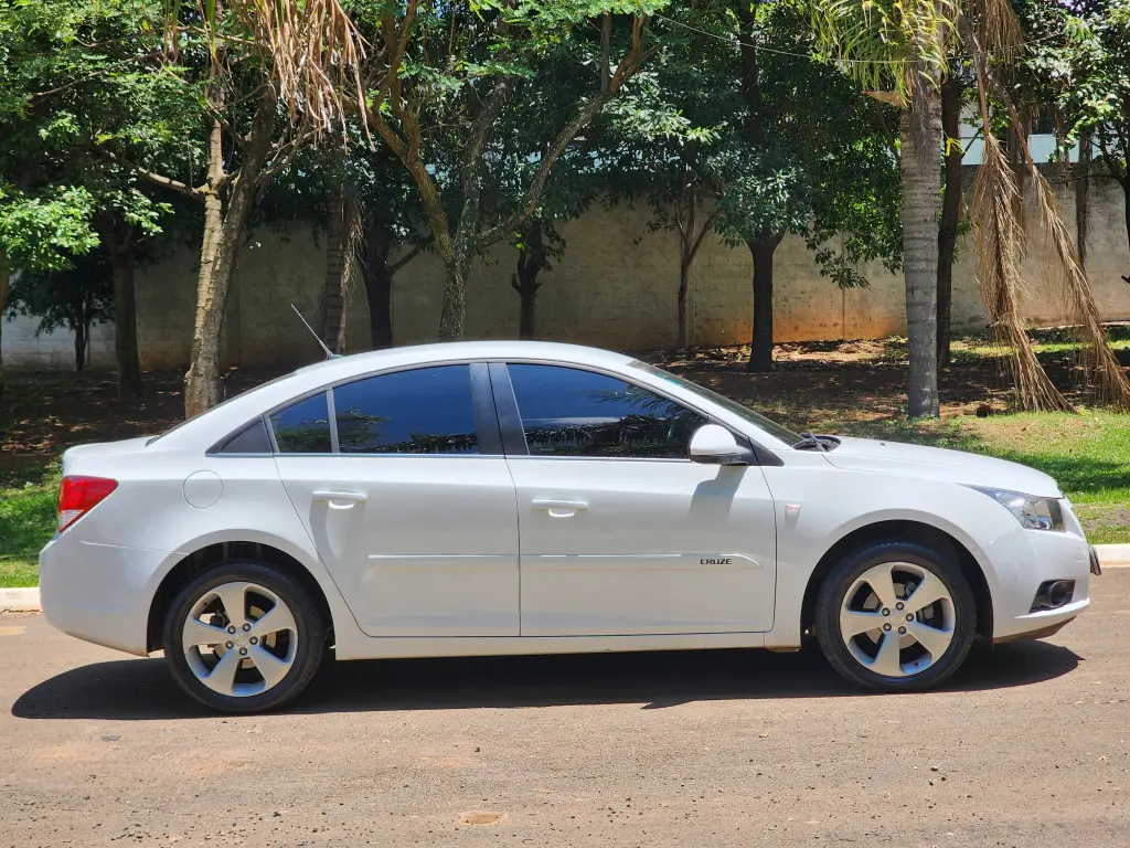 CHEVROLET Cruze Sedan - Foto