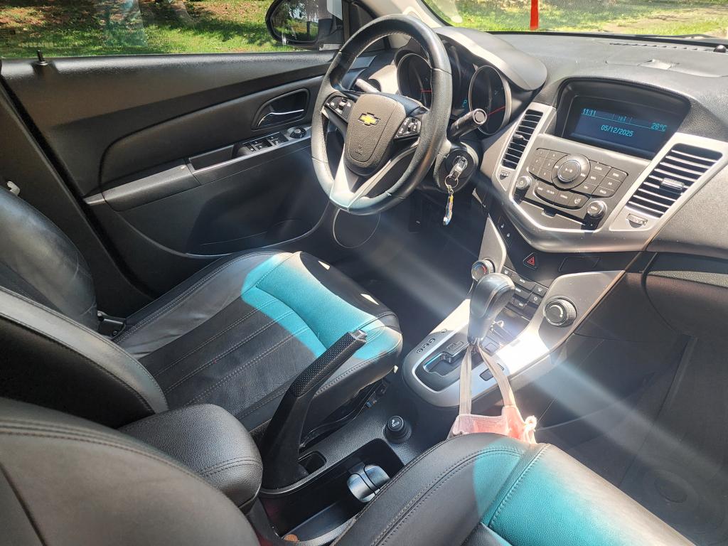 CHEVROLET Cruze Sedan - Foto