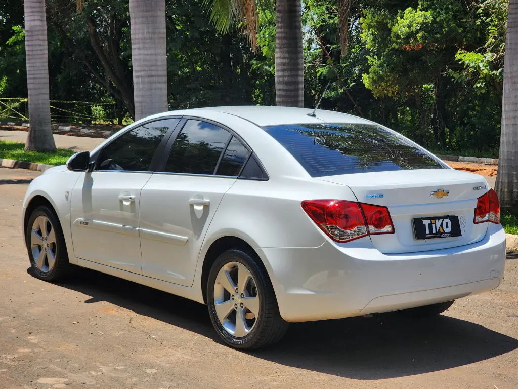 CHEVROLET Cruze Sedan - Foto