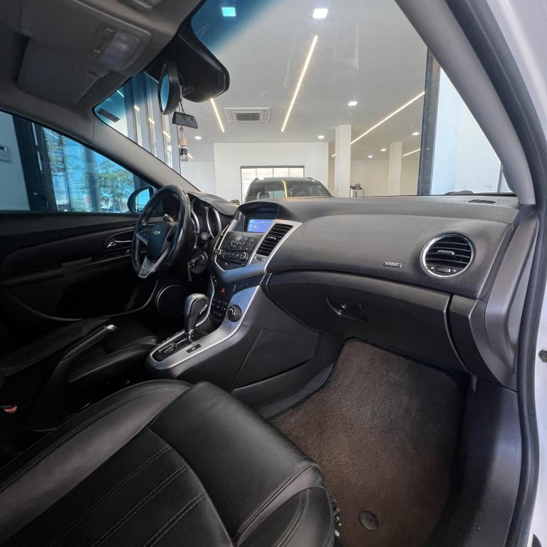 CHEVROLET Cruze Sedan - Foto